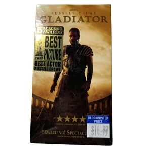 VHS GLADIATOR with Russell Crowe (Unopened)
